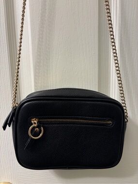 H&M Black Pebbled Crossbody with Gold Chain
